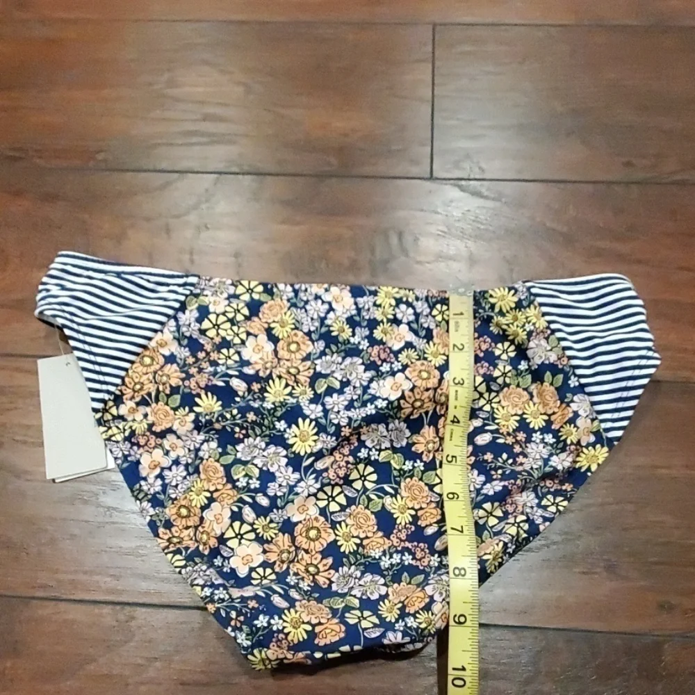NWT Kenneth Cole Contrast-Side Hipste bottom swim
